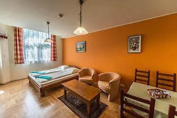 House Pater 3*