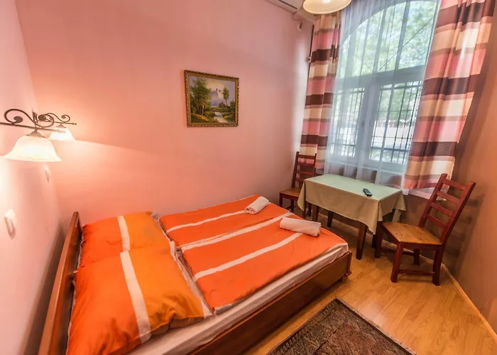 House Pater 3*