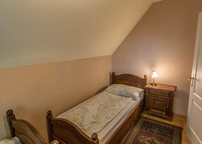 House Pater 3*